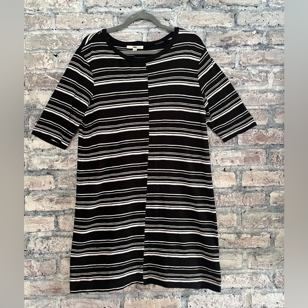 Vans Black and White Crossbar Sheath Mini Dress very comfy smoke/pet free